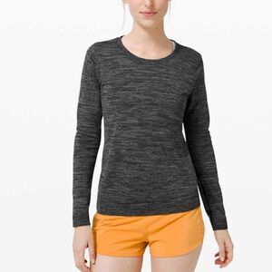 Lululemon Swiftly Relaxed Long Sleeve
Black / White / Black